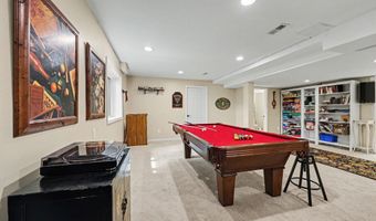 5368 Pinnacle Ct, Ann Arbor, MI 48108