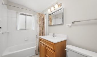 108 N May St, Addison, IL 60101