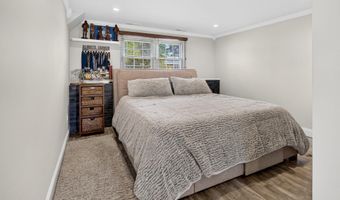 33 Hawthorne Ct, Albany, NY 12211