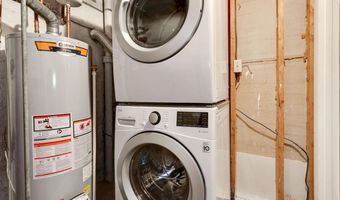1033 N MONROE St, Arlington, VA 22201