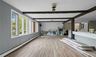 403 Commonwealth Ave, Warwick, RI 02886