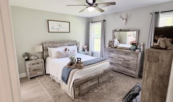 1018 N Sherman Dr, Blue Springs, MS 38828