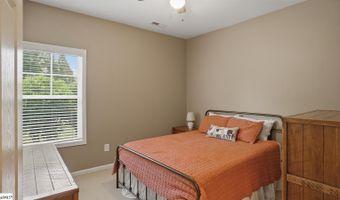 191 Gossamer Dr, Boiling Springs, SC 29316