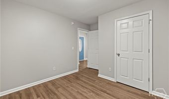 6 Spring Lake Cir, Savannah, GA 31407