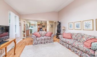 15 Lake Wallkill Rd, Alloway, NJ 07461