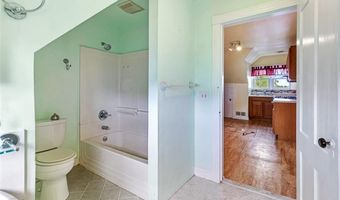 55 Hunter Ave, Newport, RI 02840
