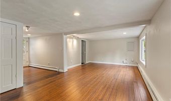 19 Bruce Dr, North Smithfield, RI 02896