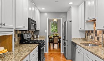 4932 SAUQUOIT Ln, Annandale, VA 22003
