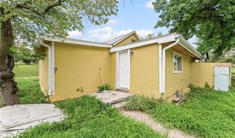1022 N 8th St, Atchison, KS 66002