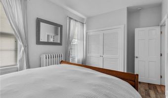 8 Franklin St 3, Newport, RI 02840