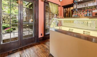 305 N Main St, Alma, WI 54610