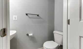 953 HARRISON Cir, Alexandria, VA 22304