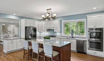 271 Red Gate Ln, Acton, ME 04001