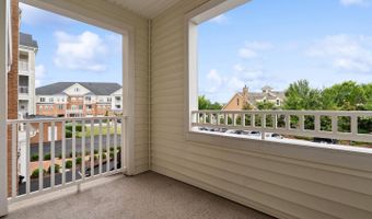 44589 YORK CREST Ter #200, Ashburn, VA 20147