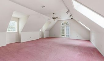 95 Hitching Post Ln, Bedford, NH 03110