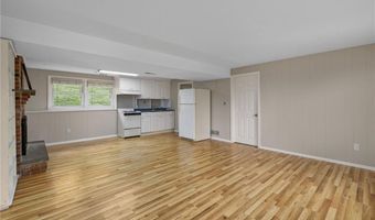 23 Algonquin Dr, Middletown, RI 02842