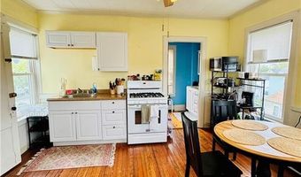 37 Lincoln Ave, Bristol, RI 02809