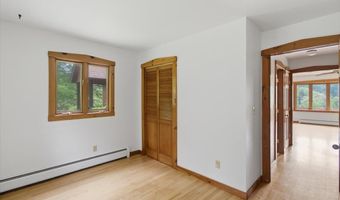 15 Polygraphic Ln, Bennington, VT 05257