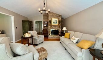105 Beechwood Dr, Beaver, WV 25813