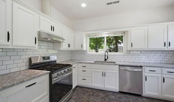 202 Walnut St, Anderson, MO 64831