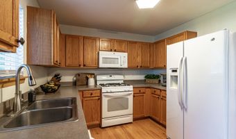 992 Neuhaven Dr, Antioch, IL 60002