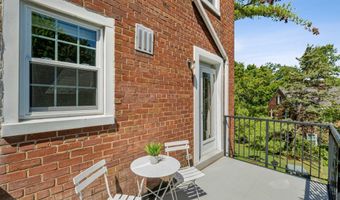 4819 28TH St S B, Arlington, VA 22206