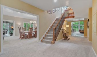 889 Eaton Ave, Akron, OH 44303