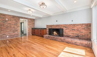2222 Delaware Dr, Ann Arbor, MI 48103