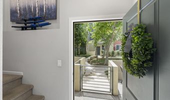 225 Royal Gln Unit #410, Escondido, CA 92025