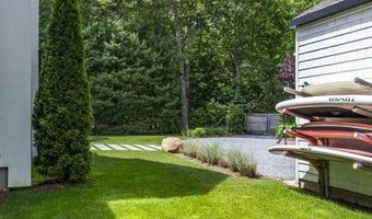 22 Phelan Ct, Amagansett, NY 11930