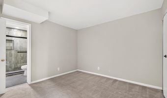 2212 S RANDOLPH St 1, Arlington, VA 22204