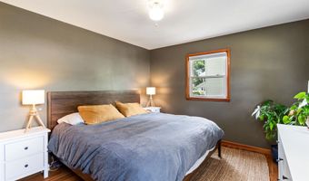21 Alder Ln, Burlington, VT 05401