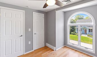 45 Compton St, Belford, NJ 07718