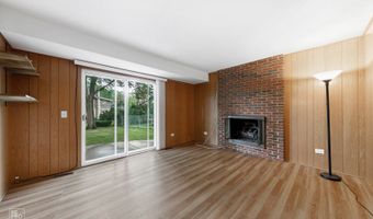 2115 E EUCLID Ave, Arlington Heights, IL 60004