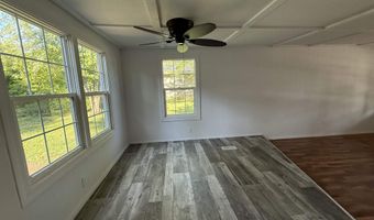 466 E Maple St, Berne, IN 46711