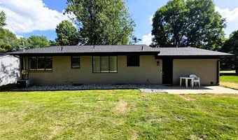 215 Almont Ave, Almont, MI 48003