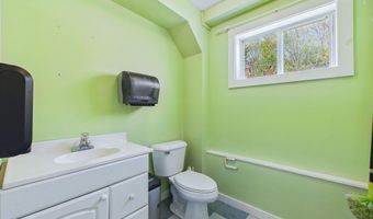 40 Meadow Dr, Bar Harbor, ME 04609