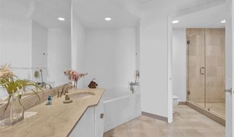 3370 Hidden Bay Dr 1002, Aventura, FL 33180