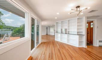 100 N Lake Shore Dr, Brookfield, CT 06804