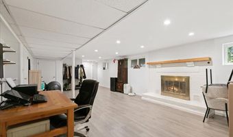 7408 CONVAIR Dr, Alexandria, VA 22306