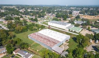 909 C St, Barling, AR 72923