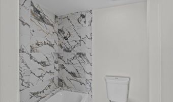 35 Church St, Allentown, NJ 08501