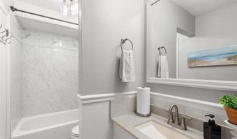 407 Tulsa Ave, Ballwin, MO 63021