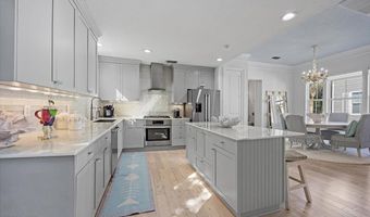 80 BEACH COTTAGE Ln 201, Atlantic Beach, FL 32233