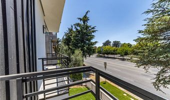 6700 Balboa, Los Angeles, CA 91406