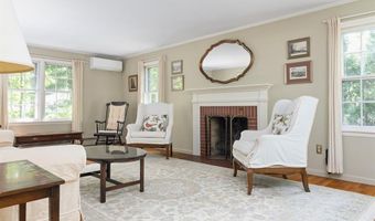 58 Sycamore Dr, East Greenwich, RI 02818