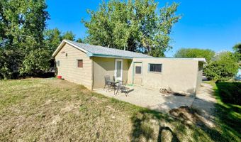 211 6th Ave NW, Bowman, ND 58623