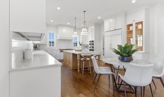 7705 HOLIDAY Ter, Bethesda, MD 20817