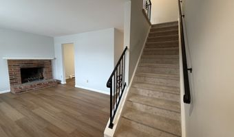 7 Homestead Ln 7, Brookfield, CT 06804
