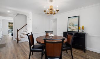 9 Foster St, Barrington, RI 02806